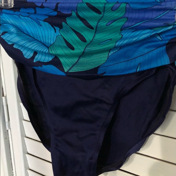 2 Piece Blue Floral Swimsuit Size 8 - Picture 3 of 6